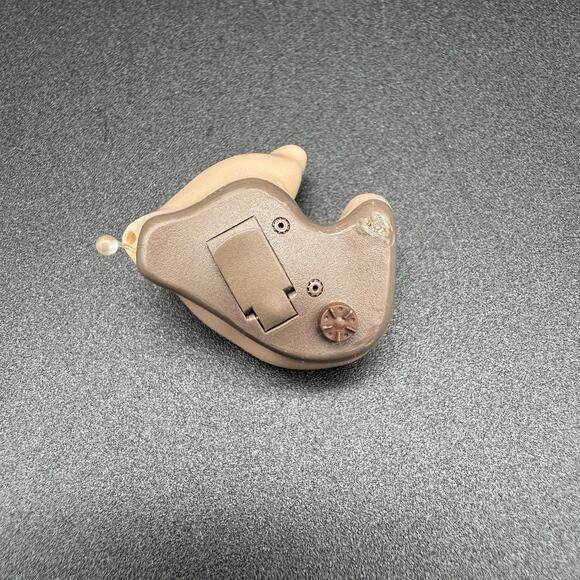 Oticon Hearing Aid SIYA 1-1 29708646 22 Pre owned Untested W/ Batteries And Case - Picture 6 of 8